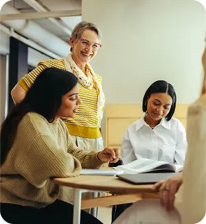 personnes-en-formation-communication-echange-apprentissage-collaboration-transmission-savoirs-competences-rse